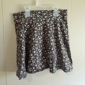 La hearts floral print skater skirt small stretchy